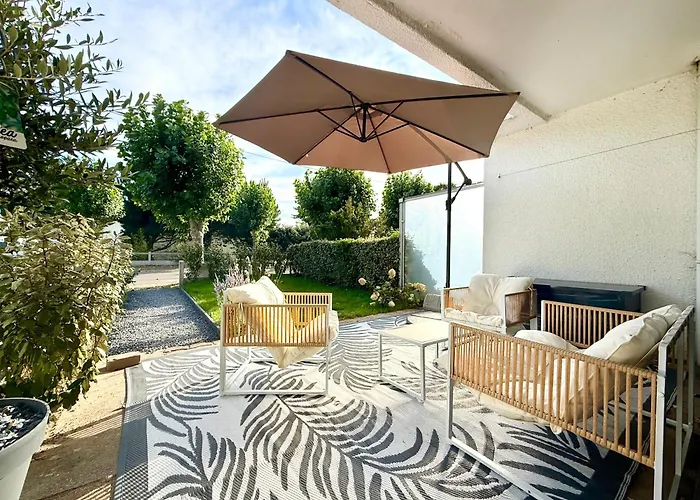 Stella, Beige Et Appartement *